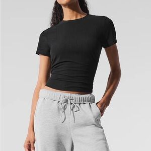 Alo Yoga Ribbed Sea Coast Tee black size large